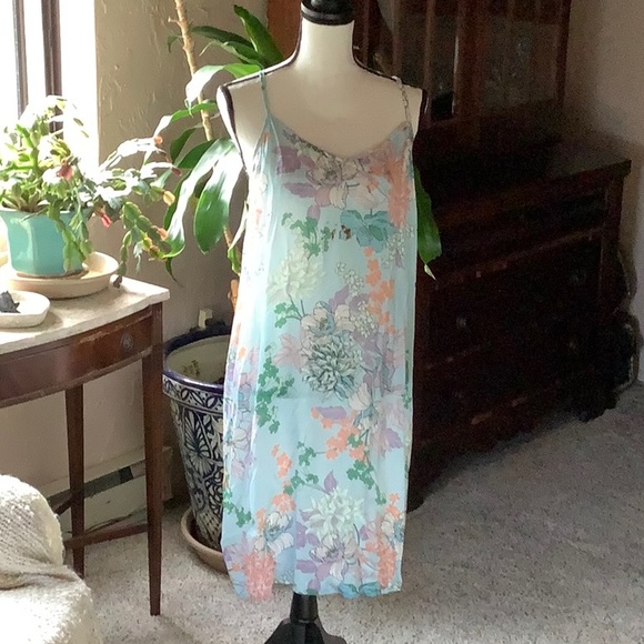 GUC Tolani Maxi Dress - Picture 8 of 11